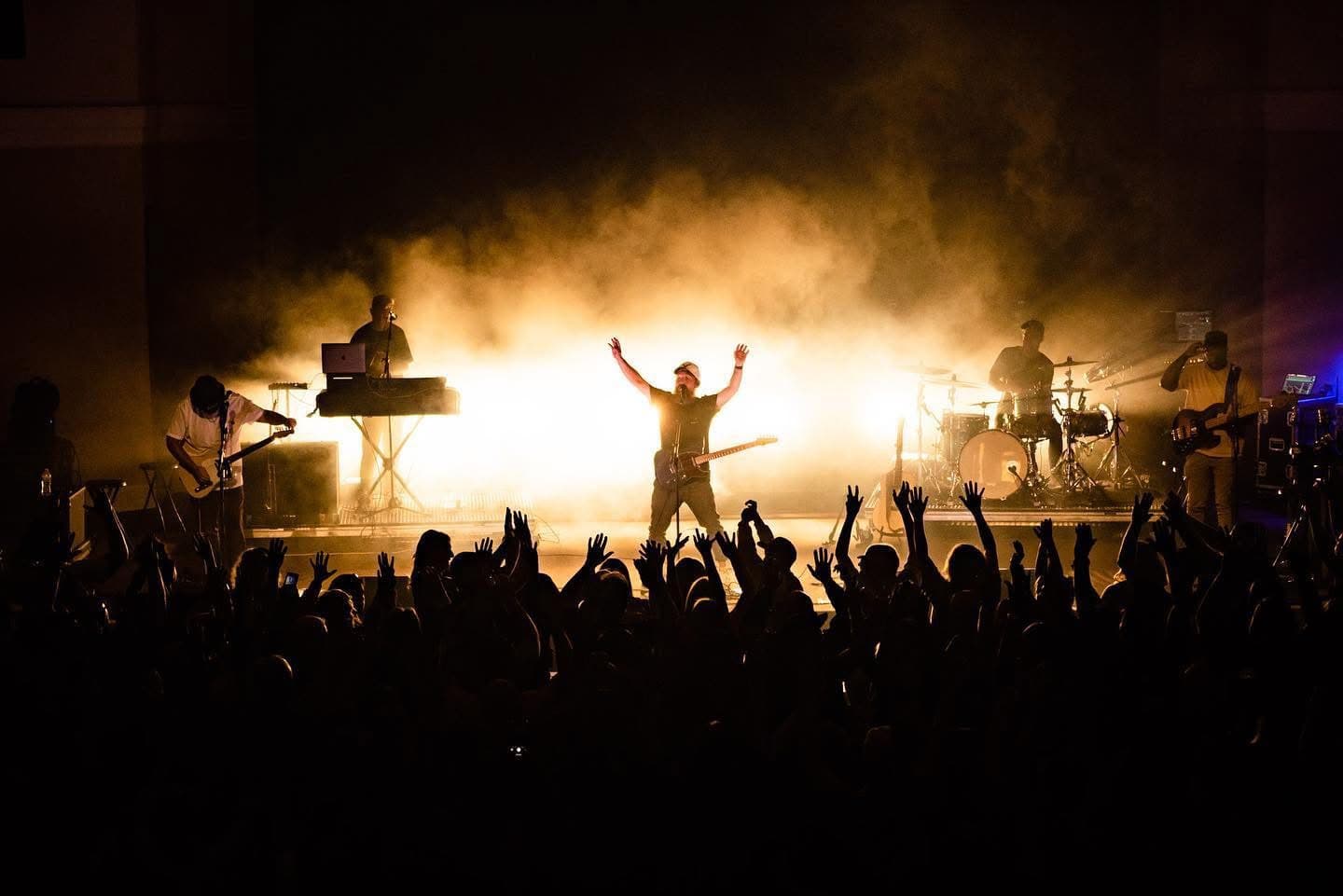 WE ARE MESSENGERS & ELINE OP STRANDHEEM FESTIVAL